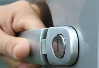 Little Village Locksmith Store Boyds, MD 301-246-6771 - 21-unlock-car